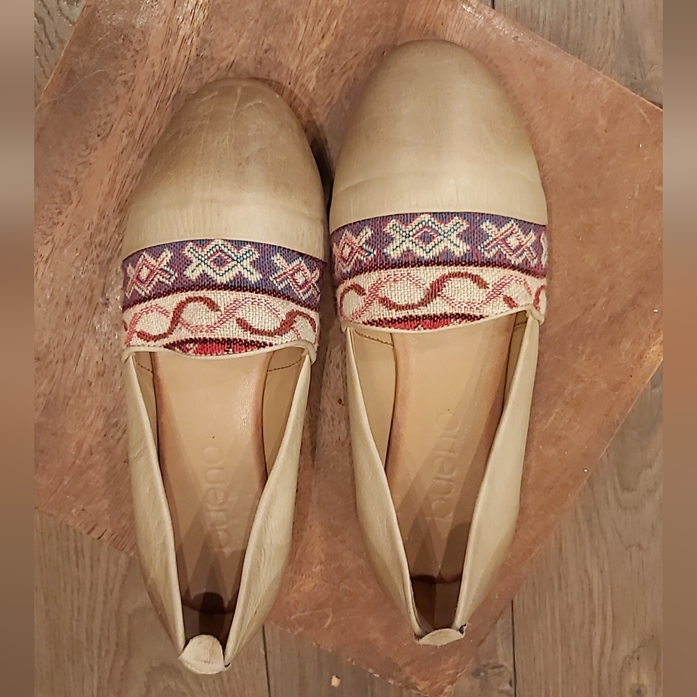 Bueno Beige Leather Flats with Multicolor Embroidered Accent - Picture 2 of 8